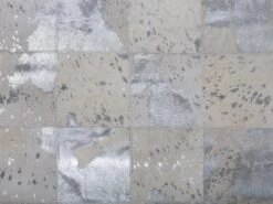 Alfombra De Piel De Vaca Beige/plateado 140 X 200 Cm YAZIR -Beneton Alfombras Tienda 555ef5c67dab634d44ffab636df0a0ecc1581df9 9ea9f3b58d324fa188effd331fd02889