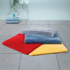 Spirella Colección Fino , Alfombrilla De Baño , 100% Poliéster Y Microfibra, Rojo -Beneton Alfombras Tienda 7a5102ff0c62dd08d061fe4edb65afb31ce79b11 ddcd71d1e4cf4b2181517c7a73788604